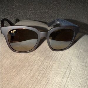 Brand New Unisex Maui Jim Sunglasses.